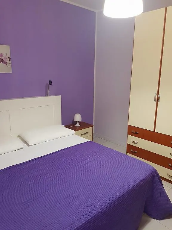 Couette-café Bed and Breakfast The Artists à Acireale