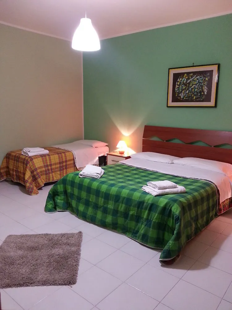 Couette-café Bed and Breakfast The Artists à Acireale